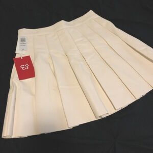 NWT Aritzia white vegan leather pleated tennis mini skirt